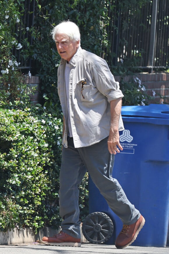 Exclusif - L'ancien acteur de la série NCIS, Mark Harmon, à Los Angeles le 12 juillet 2022.
