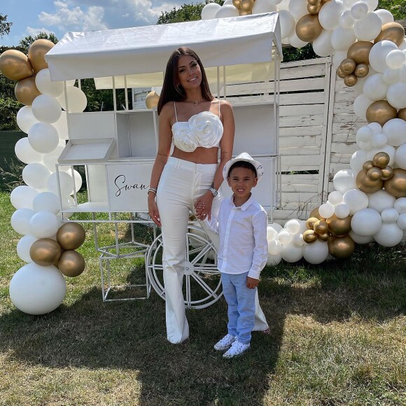 Mélanie Da Cruz avec son fils Swan