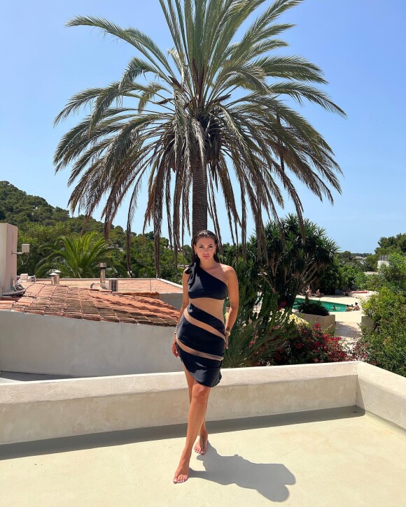 Mélanie Da Cruz prend la pose sur Instagram