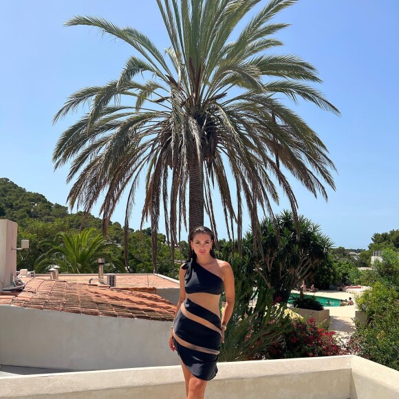 Mélanie Da Cruz prend la pose sur Instagram
