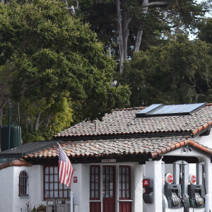 Exclusif - Brad Pitt s'offre une maison de 40 millions de dollars à flanc de falaise à Carmel Highlands.