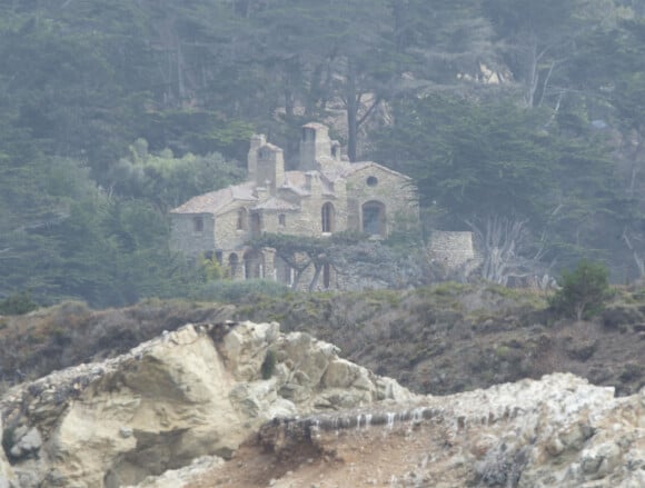 Exclusif - Brad Pitt s'offre une maison de 40 millions de dollars à flanc de falaise à Carmel Highlands.