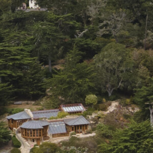Exclusif - Brad Pitt s'offre une maison de 40 millions de dollars à flanc de falaise à Carmel Highlands.
