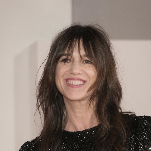 Charlotte Gainsbourg à la première de "Les Choses Humaines" au 78ème Festival International du Film de Venise (Mostra), le 9 septembre 2021. 