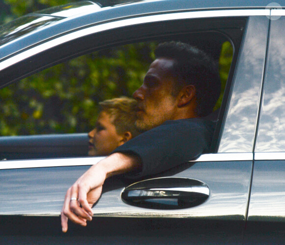 Exclusif - Ben Affleck retrouve son fils Samuel, 10 ans, chez son ex-femme J.Garner à Los Angeles, après sa lune de miel avec J.Affleck (Lopez) à Paris, le 28 juillet 2022. M