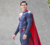 Tyler Hoechlin et Bitsie Tulloch tournent des scènes de la série "Superman and Lois" à Vancouver, le 16 juin 2021. 