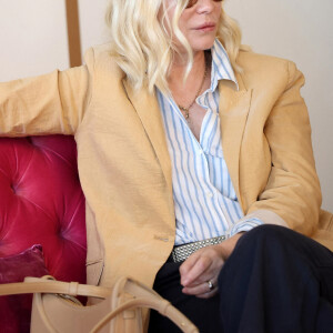 Emmanuelle Béart en interview à l'Hôtel St Georges Lycabette, à Athènes. Le 2 avril 2022.