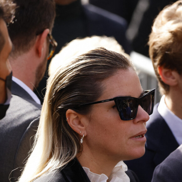 Sophie Tapie (Fille du défunt) et son mari Jean-Mathieu Marinetti - Sorties de la messe funéraire en hommage à Bernard Tapie en l'église Saint-Germain-des-Prés à Paris. Le 6 octobre 2021 © Jacovides-Moreau / Bestimage