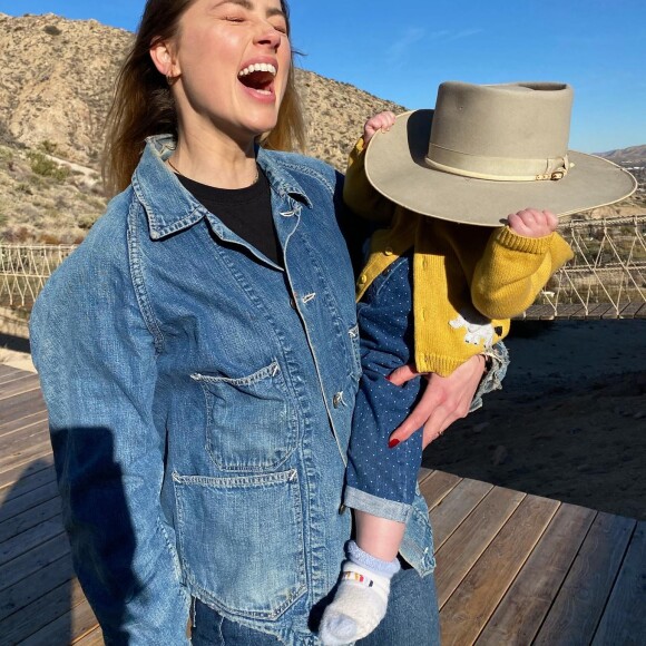Amber Heard et sa fille sur Instagram. Le 31 mars 2022.