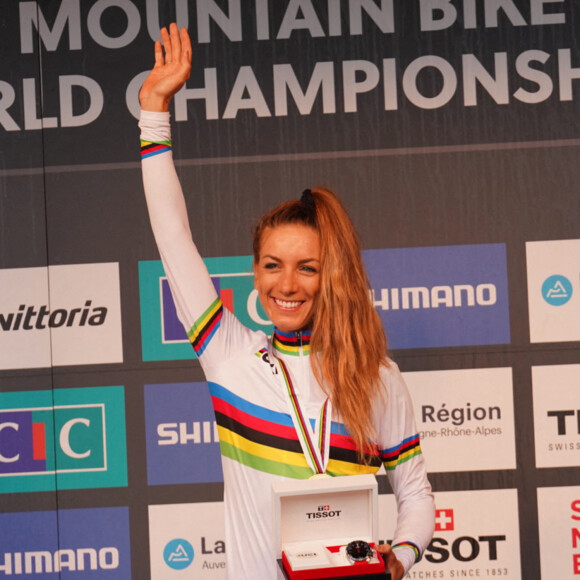 La française Pauline Ferrand-Prévot décroche le titre de championne du monde en short track aux Gets, Haute-Savoie, France, le 26 août 2022. © Fabio Averna/LPS/Zuma Press/Bestimage  FERRAND PREVOT Pauline during UCI Mountain Bike World Championships in Les Gets 2022 Cross-Country Short Track women Edite August 26, 2022, France. 