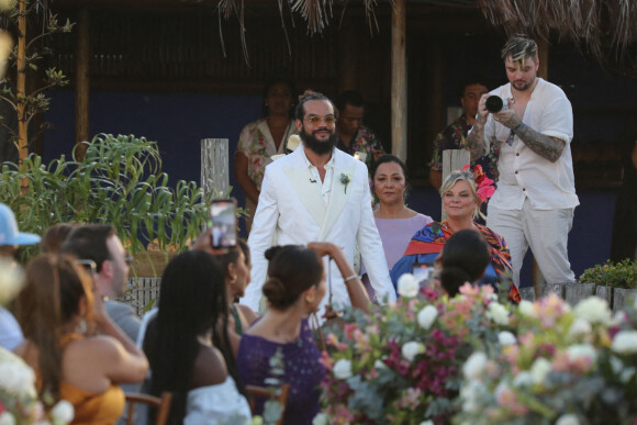 Exclusif - Joakim Noah et ses parents, Yannick Noah et Cecilia Rodhe - Joakim Noah et Lais Ribeiro se sont mariés devant leurs amis et leur famille sur la plage de Trancoso au Brésil le 13 juillet 2022.