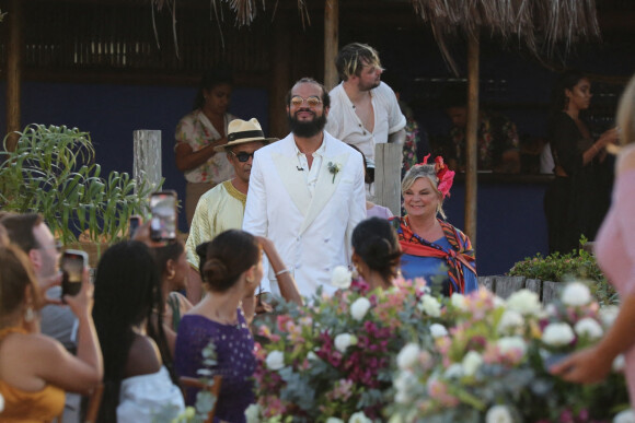 Exclusif - Joakim Noah et ses parents, Yannick Noah et Cecilia Rodhe - Joakim Noah et Lais Ribeiro se sont mariés devant leurs amis et leur famille sur la plage de Trancoso au Brésil le 13 juillet 2022.
