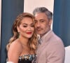 Rita Ora et Taika Waititi au photocall de la soirée "Vanity Fair" lors de la 94ème édition de la cérémonie des Oscars à Los Angeles