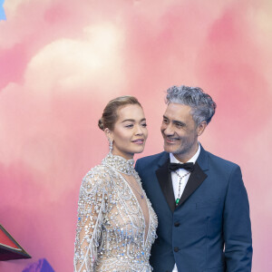 Rita Ora et Taika Waititi lors de la première du film "Thor: Love and Thunder" à Londres le 5 juillet 2022.