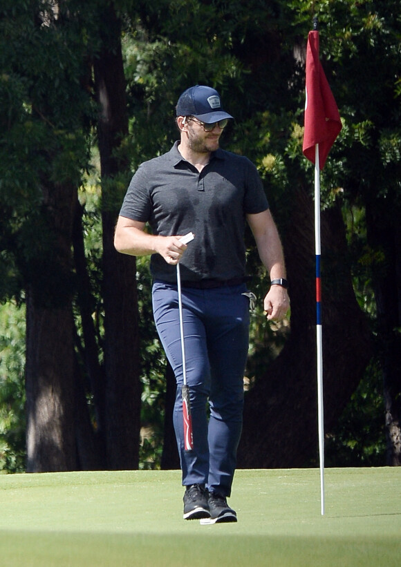 Exclusif - Chris Pratt joue au golf avec des amis à Los Angeles, le 4 août 2022.