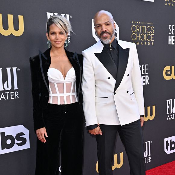 Halle Berry and Van Hunt - Photocall de la 27ème édition des Critics Choice Awards à Los Angeles le 13 mars 2022.