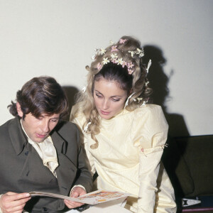 Roman Polanski et Sharon Tate pris en photo lors de leur mariage à Chelsea à Londres le 20 janvier 1968