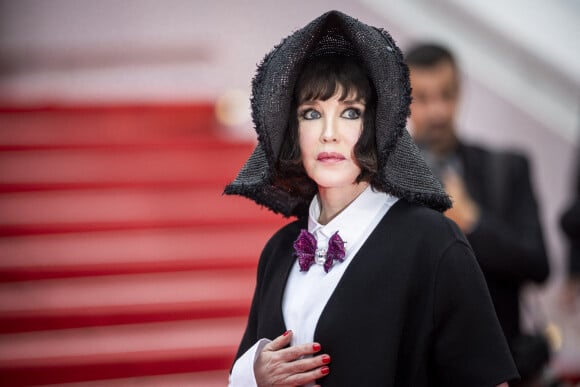 Isabelle Adjani - Montée des marches du film " Les Amandiers " lors du 75ème Festival International du Film de Cannes. Le 22 mai 2022 © Cyril Moreau / Bestimage 