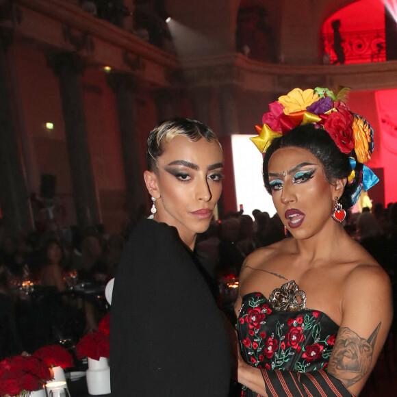 Bilal Hassani et une candidate de l'émission "Drag Race France" - 19ème "Diner de la Mode" au bénéfice de Sidaction au Pavillon Cambon Capucines dans le cadre de la Fashion Week de Paris, France. Le 7 juillet 2022. © Olivier Borde-Bertrand Rindoff Petroff / Bestimage 