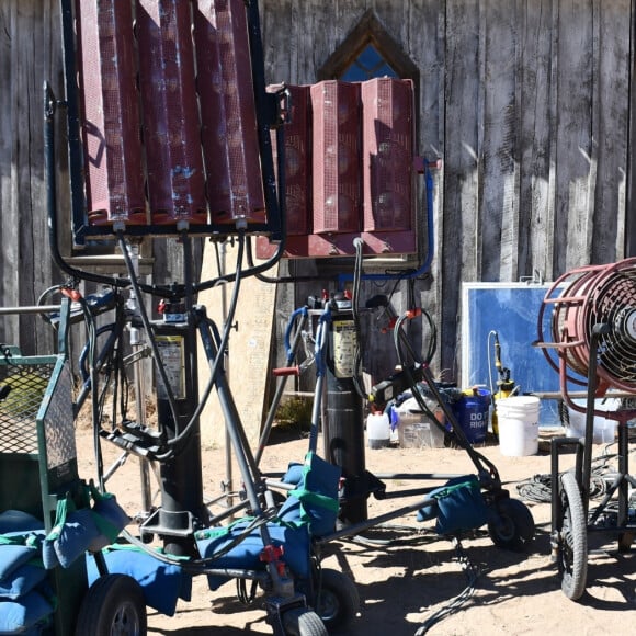 Le département du shériff de Santa Fe dévoile des photos et des vidéos du drame qui coûté la vie à Halyna Hutchins lors du tournage du film "Rust" avec Alec Baldwin.