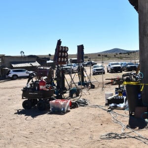 Le département du shériff de Santa Fe dévoile des photos et des vidéos du drame qui coûté la vie à Halyna Hutchins lors du tournage du film "Rust" avec Alec Baldwin.