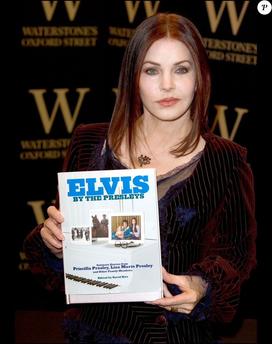 Priscilla Presley lors de la présentation de son livre Elvis by the Presleys à Londres