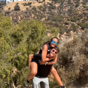 Vaimalama Chaves en vacances avec son beau chéri Nicolas Fleury. Ete 2022
