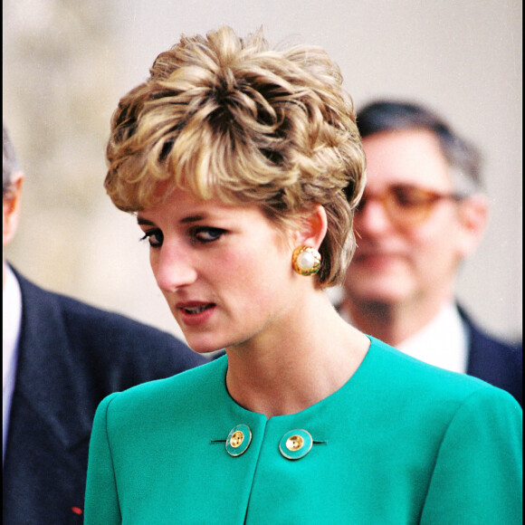 Lady Diana en visite à Paris