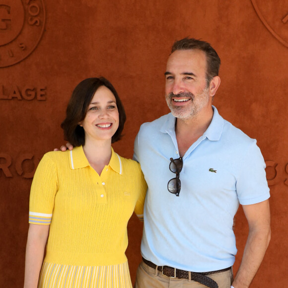 Jean Dujardin et sa femme Nathalie Péchalat au village lors des internationaux de France Roland Garros à Paris. © Dominique Jacovides / Bestimage 
