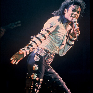 Michael Jacjson sur scène en concert à Londres en 1988 lors de la tournée "Bad Tour".