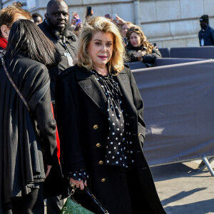 Catherine Deneuve - Arrivées au défilé Femmes Louis Vuitton Automne/Hiver 2022/2023 lors de la Fashion Week de Paris au musée d'Orsay à Paris, France, le 7 mars 2022. © Veeren-Clovis/bestimage 