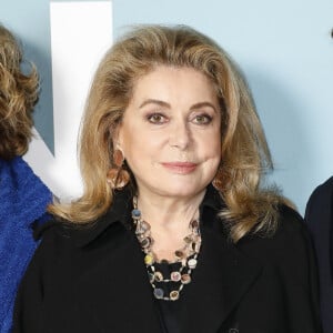 Catherine Deneuve - Avant-première du film "De son vivant" au cinéma Pathé-Wepler à Paris. Le 17 novembre 2021 © Marc Ausset-Lacroix / Bestimage