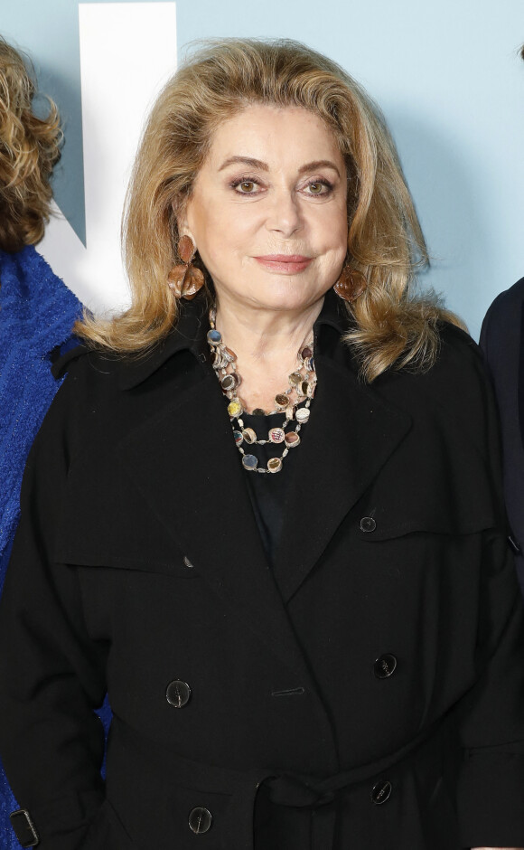 Catherine Deneuve - Avant-première du film "De son vivant" au cinéma Pathé-Wepler à Paris. Le 17 novembre 2021 © Marc Ausset-Lacroix / Bestimage