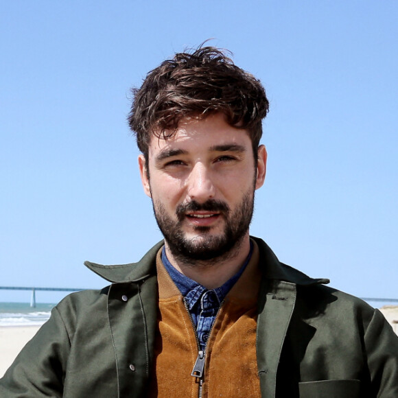 Exclusif - Le chanteur Jérémy Frérot, mari de L. Manaudou, accompagné d'une trentaine de bénévoles, a décidé cette année de lancer une opération de nettoyage de plages, "Initiatives oceanes" animée et dirigée par lui-même.© Patrick Bernard/ Bestimage 