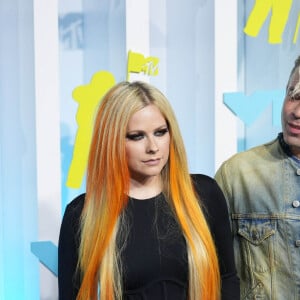 Avril Lavigne and Mod Sun - Photocall des Video Music Awards (VMA) au Prudential Center à Newark le 28 août 2022. 