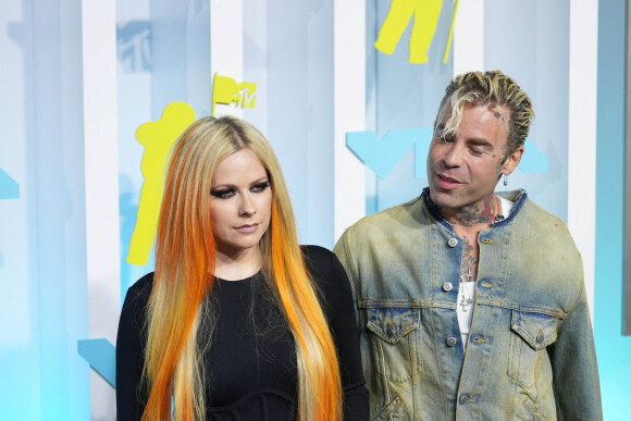 Avril Lavigne and Mod Sun - Photocall des Video Music Awards (VMA) au Prudential Center à Newark le 28 août 2022. 