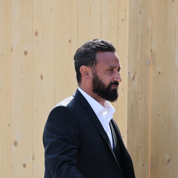 Cyril Hanouna - Obsèques de la chanteuse Régine au Crematorium du cimetière du Père-Lachaise à Paris. Le 9 mai 2022 © Jacovides-Moreau / Bestimage