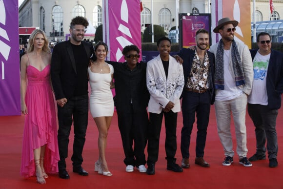 Kailey Mann, Ali Richey, Mylen Bradford, Dallas Young et l'équipe du film "1-800-HOT-NITE" - Cérémonie d'ouverture de la 48e édition du Festival du Cinéma Américain de Deauville, le 2 septembre 2022. © Denis Guignebourg/Bestimage