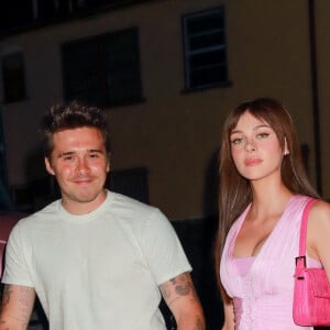 Brooklyn Beckham et sa femme Nicola Peltz-Beckham vont à la soirée rose du club "Off Sunset" à Los Angeles, le 27 août 2022.