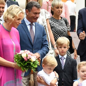 La Princesse Charlene de Monaco, le prince héréditaire Jacques, la princesse Gabriella et le prince Albert II de Monaco durant le traditionnel Pique-nique des monégasques au parc princesse Antoinette à Monaco le 6 septembre 2019. Cette année, l'événement a du être légérement raccourci à cause de la pluie, la famille princière était entourée par Monseigneur Barsi, le maire de Monaco M. Georges Marsan, par leurs cousins Jean-Léonard de Massy, son fils Melchior et Mélanie De Massy. © Bruno Bebert / PRM / Bestimage 