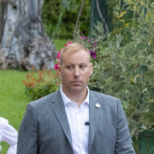 La princesse Charlene de Monaco, le prince Albert II de Monaco, le prince Jacques de Monaco, marquis des Baux, la princesse Gabriella de Monaco, comtesse de Carladès, le maire de Monaco Georges Marsan, Mélanie De Massy - La famille princière de Monaco lors du traditionnel Pique-nique des monégasques au parc princesse Antoinette à Monaco le 3 septembre 2022. © Olivier Huitel/Pool Monaco/Bestimage 