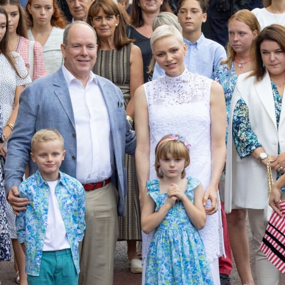 La princesse Charlene de Monaco, le prince Albert II de Monaco, le prince Jacques de Monaco, marquis des Baux, la princesse Gabriella de Monaco, comtesse de Carladès, Mélanie De Massy - La famille princière de Monaco lors du traditionnel Pique-nique des monégasques au parc princesse Antoinette à Monaco. © Olivier Huitel/Pool Monaco/Bestimage 