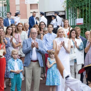 La princesse Charlene de Monaco, le prince Albert II de Monaco, le prince Jacques de Monaco, marquis des Baux, la princesse Gabriella de Monaco, comtesse de Carladès, Mélanie De Massy - La famille princière de Monaco lors du traditionnel Pique-nique des monégasques au parc princesse Antoinette à Monaco le 3 septembre 2022. © Olivier Huitel/Pool Monaco/Bestimage 