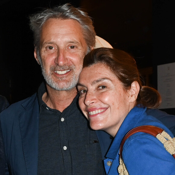 Antoine de Caunes et sa femme Daphné Roulier - People au spectacle de Vincent Dedienne "Un soir de gala" aux théâtre Marigny à Paris. © Coadic Guirec/Bestimage 