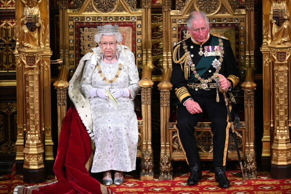 La reine Elizabeth II d'Angleterre et le prince Charles - La famille royale d'Angleterre lors de l'ouverture du Parlement au palais de Westminster à Londres. Le 14 octobre 2019.
