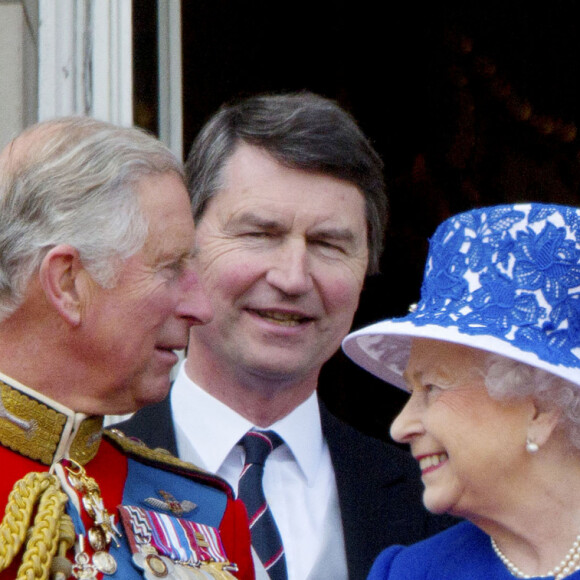 Camilla Parker Bowles, le prince Charles, la reine Elizabeth II d'Angleterre - La famille royale britannique au balcon lors de la parade Trooping the Colour à Londres le 15 juin 2013.