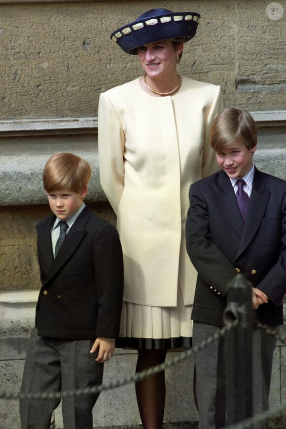 La princesse Diana, Le prince William, duc de Cambridge, Le prince Harry, duc de Sussex en 1992