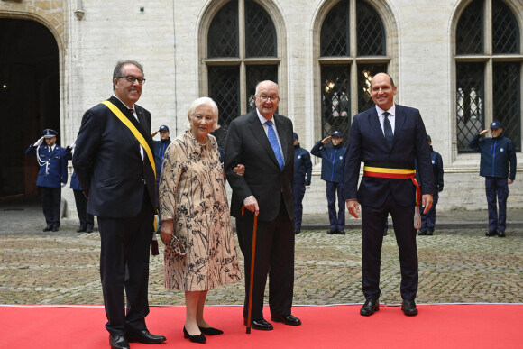 Le roi Albert II de Belgique et Paola - Mariage civil de la princesse Maria Laura de Belgique et William Isvy à la mairie de Bruxelles le 10 septembre 2022. 