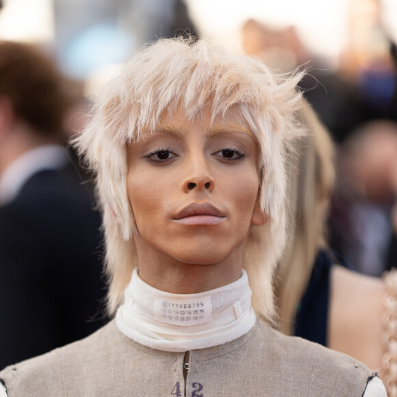 Bilal Hassani - Montée des marches du film " Elvis " lors du 75ème Festival International du Film de Cannes. Le 25 mai 2022 © Cyril Moreau / Bestimage 