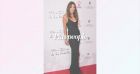 Carla Bruni canon dans un look original et hors-saison, les internautes sous le charme